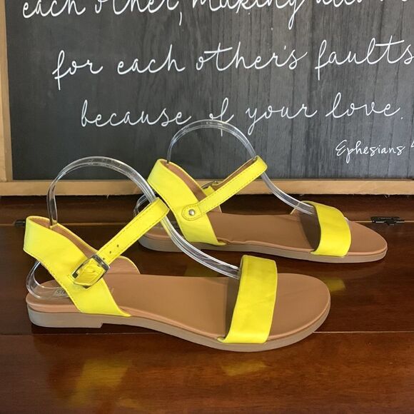 Steve Madden Yellow sandals size 10 - Picture 2 of 8